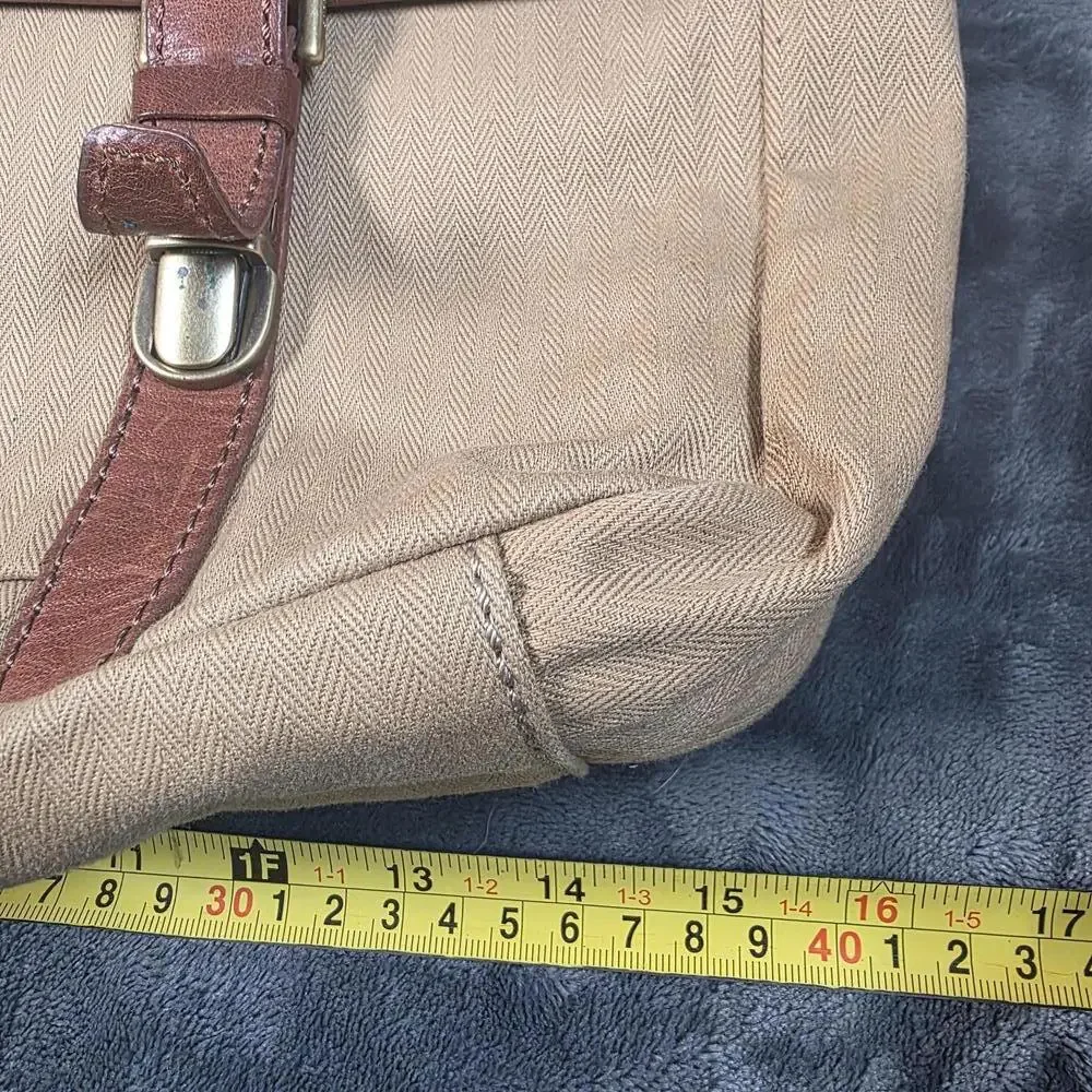 Fossil Canyon Beige Messenger Bag With Leather Detailing And Adjustable Strap